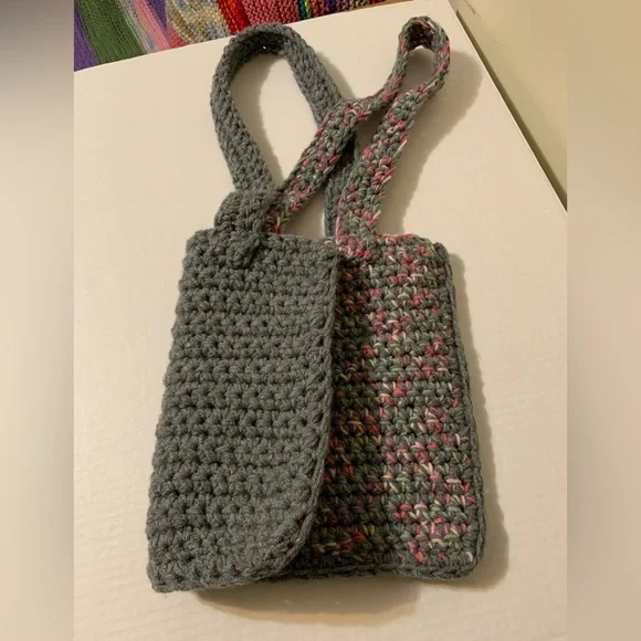 Shoulder Bag solid gray on one side mix Gray and pink on the other side - Picture 2 of 16